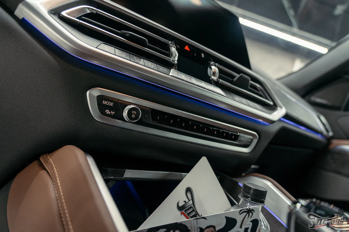 Оклеили BMW X6 матовым полиуретаном и покрыли керамическим составом, защитили глянец в салоне, почистили кожу и обработали ее керамикой